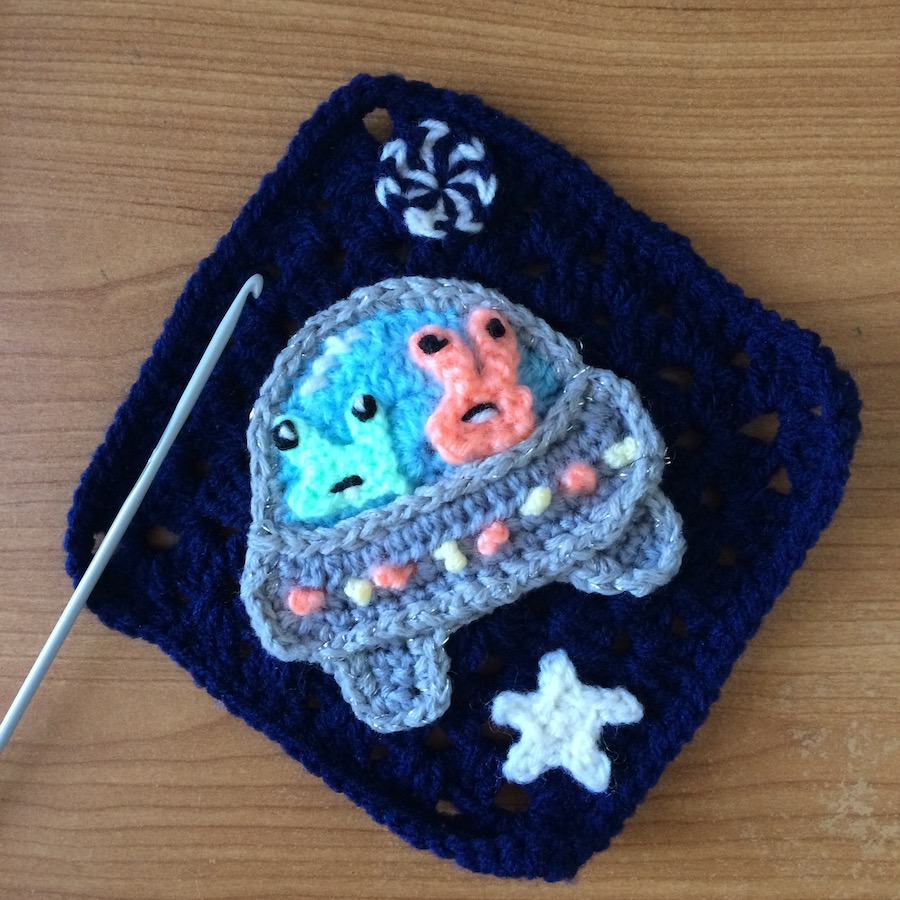 UFO confused aliens crochet appliqué by VioletAndOberon